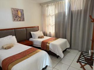 Home Inn Self-Catering - 4