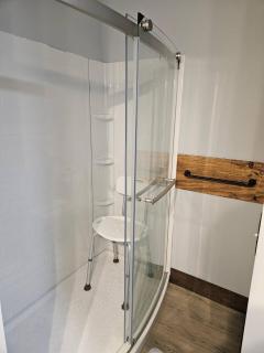 King Bed Outdoor Fireplace Seconds From Highway - 2