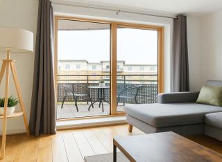 Flat with Balcony in Bow - 1