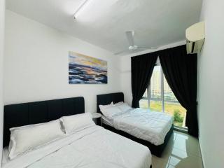 Modern Family-Fun Suites - Infinity Pool, Massage Chair, Indoor-Cinema with Balcony - M2 - 3