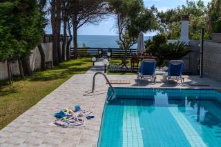 Villa Angela - Ágios Matthaíos - 9