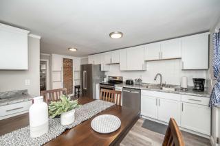 The Covington Cottage Modern 2 BDR Charmer - Covington - 9