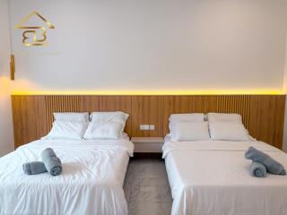 Aesthetic Muji Pool Villa in Ipoh 5BR 24Pax Karaoke Snooker Air hockey - Tambun - 6