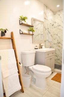 Vibrant 4bd 2ba Miami Home w POOL - Miami - 8
