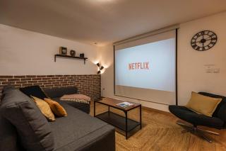 Immeuble spacieux - hyper centre - 15 couchages - 9