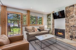 Laurelwood Condominiums 202 - 3