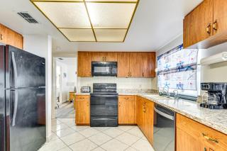 6 Mi to Hudson Beach Port Richey Home with Patio! - Port Richey - 4