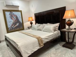 Air avenue luxury appartment phase 8 DHA lahore - Dargai - 3