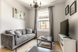 New! Cosy 3-Bed Garden Apartment, 7min to Tube - Brentford - 0