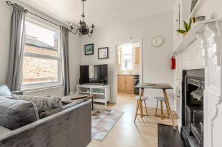 New! Cosy 3-Bed Garden Apartment, 7min to Tube - Brentford - 8