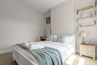 New! Cosy 3-Bed Garden Apartment, 7min to Tube - Brentford - 6