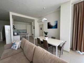 Privat Pool Green Gem Villa 82, Green Coast - 1