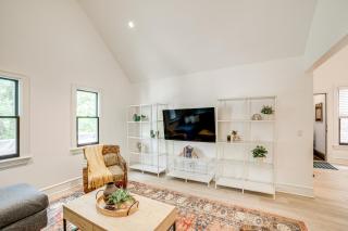 1 Mi to Dtwn Grand Rapids Chic Condo with Balcony! - Grand Rapids - 6