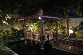 Shrine Guest House - - 1