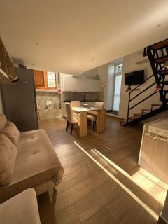 Gradevole studio in corte - Nocera Superiore - 0