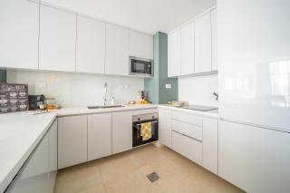 Inviting 1BR In Dubai Marina - Sleeps 3 - 5