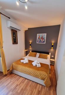 INCHY ACCOMMODATION - in the center of Diocletian's Palace - 1
