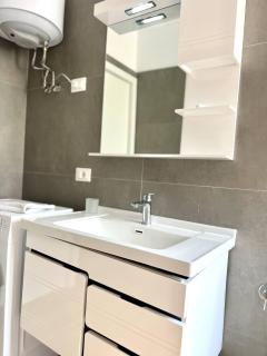 Minimal Mare Apartment By Adriatic Living - Durrës - 5