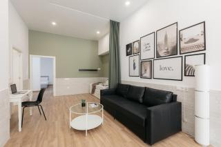 New! Comfort and Style Steps from Everything - Valencia - 4