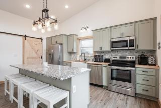 Quiet Country Oasis with Hot Tub - - 4