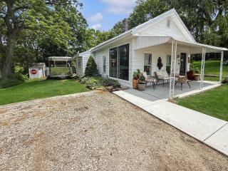 Ashtabula Cottage- Minutes from Covered Bridges & Wineries - Ashtabula - 3
