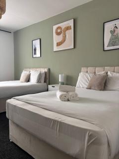 Media City Sleeps 4 Free Parking - Manchester - 2