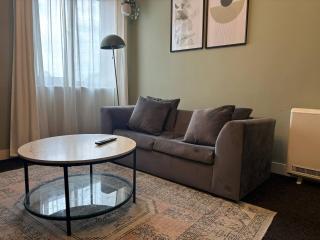 Media City Sleeps 4 Free Parking - 5