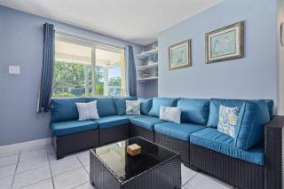 Boaters Dream Rustic Waterfront Retreat - New Port Richey - 0