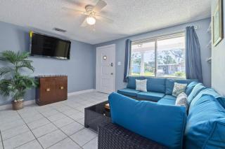 Boaters Dream Rustic Waterfront Retreat - New Port Richey - 3