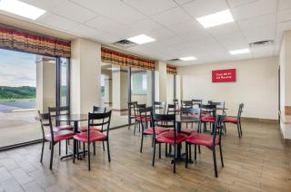 Red Roof Inn Staunton - 1