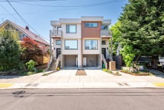 Walkable Apt Next to Restaurants, Bars, and Shops! - Portland - 6