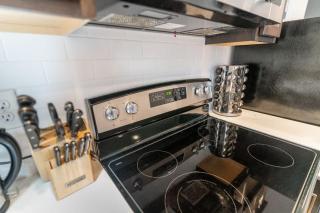 Walkable Apt Next to Restaurants, Bars, and Shops! - Portland - 1