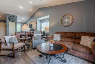 2BR Penthouse - Near SDC - Pool - Free Tickets Included - Stairs Required - GF17-5 - Branson - 9