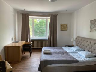 Cozy Room with Private Bathroom near Old Town - 2