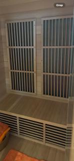 The Old Pub - Entire Pub Cellar, with own Private Sauna & Gym, Self Contained Suite and Kitchenette including Continental Breakfast, Snacks and Mini Bar - - 4
