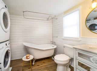 Stylish 2BR n Old Town Greenwood - Greenwood - 0