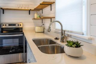 Stylish 2BR n Old Town Greenwood - Greenwood - 5