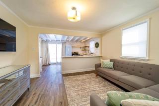 Stylish 2BR n Old Town Greenwood - Greenwood - 2