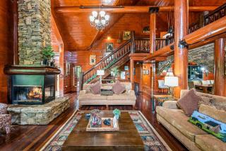 Bear Family Manor by Avada Properties - 2