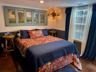 Hodge Podge Lodge - Montgomery - 3