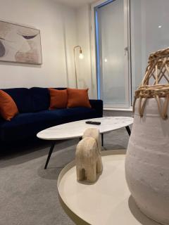 Lakeside - Central Apartment - Free Parking - Cinema Room - Manchester - 0