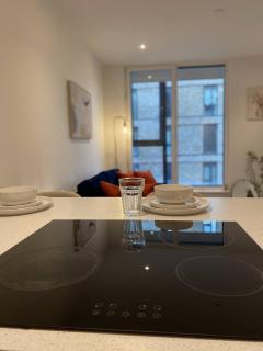 Lakeside - Central Apartment - Free Parking - Cinema Room - Manchester - 2