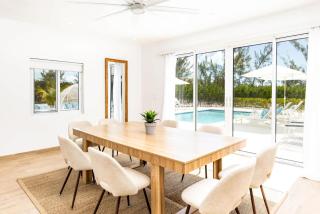 New Luxury Caicos Cove Villa 5 Min to Grace Bay - - 2