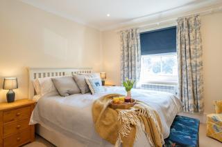 4-Bed Beachside Family Retreat - Bembridge - 0