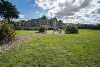 4-Bed Beachside Family Retreat - Bembridge - 2