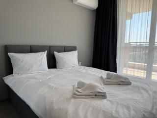 1BR Apartment with Panoramic View Balcony and Designated Parking Space - Plovdiv - 1