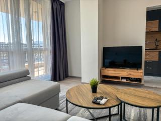 1BR Apartment with Panoramic View Balcony and Designated Parking Space - Plovdiv - 9