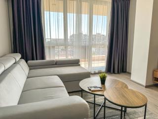 1BR Apartment with Panoramic View Balcony and Designated Parking Space - Plovdiv - 7
