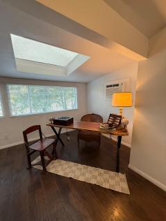 Serene Lakefront Escape in LA - Lake Hughes - 2
