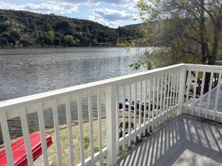 Serene Lakefront Escape in LA - 9